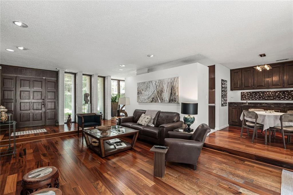 496 Kingswood Lane NW