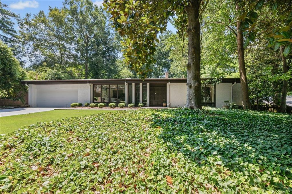 496 Kingswood Lane NW