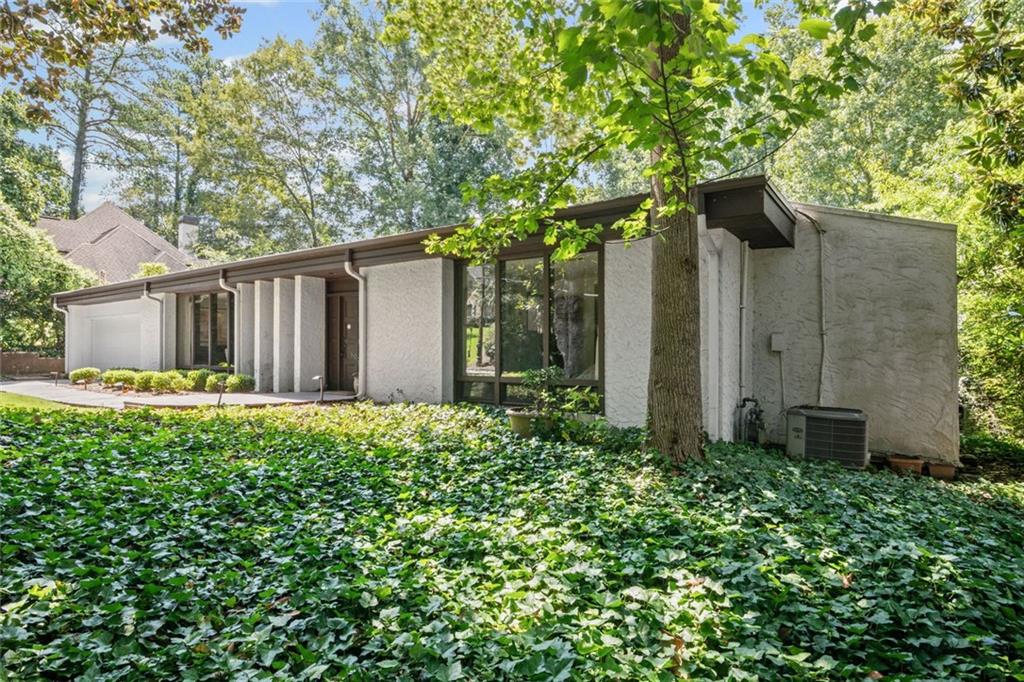 496 Kingswood Lane NW