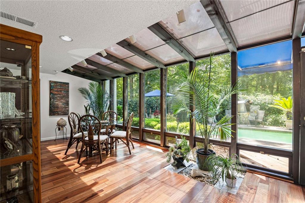 496 Kingswood Lane NW