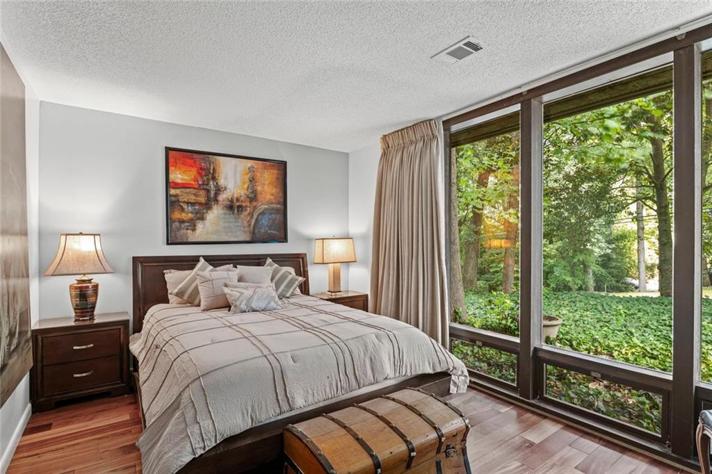 496 Kingswood Lane NW