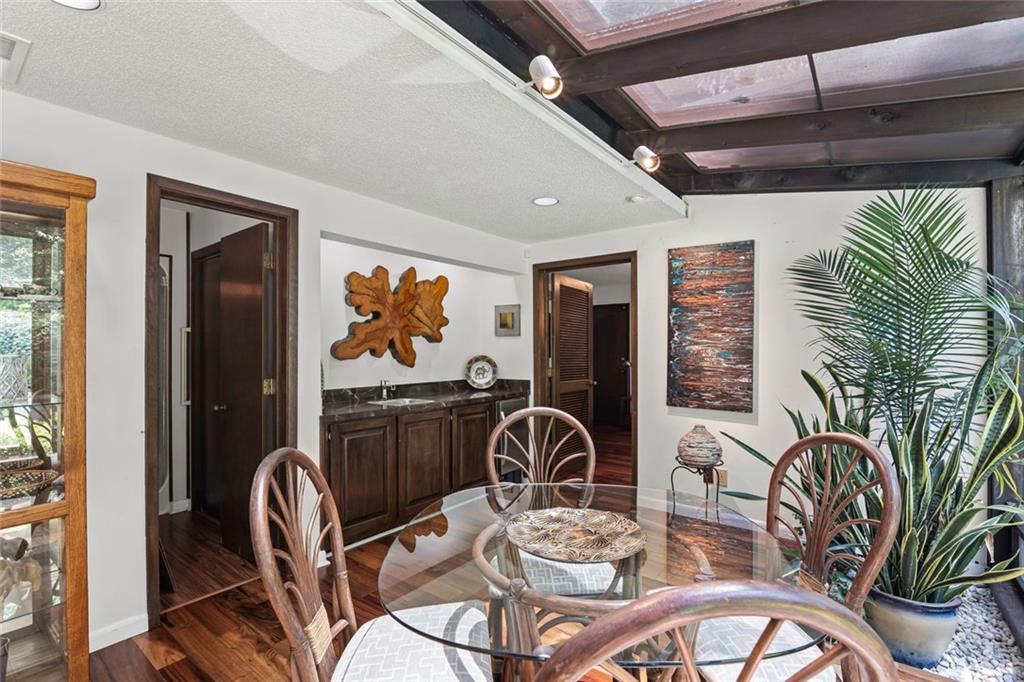 496 Kingswood Lane NW