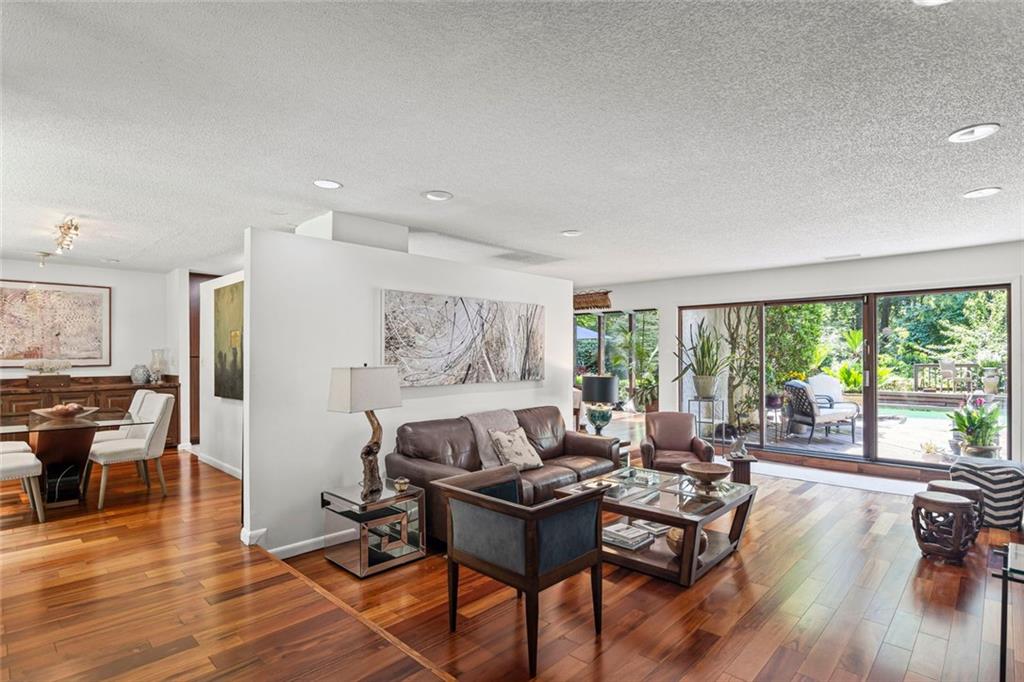 496 Kingswood Lane NW