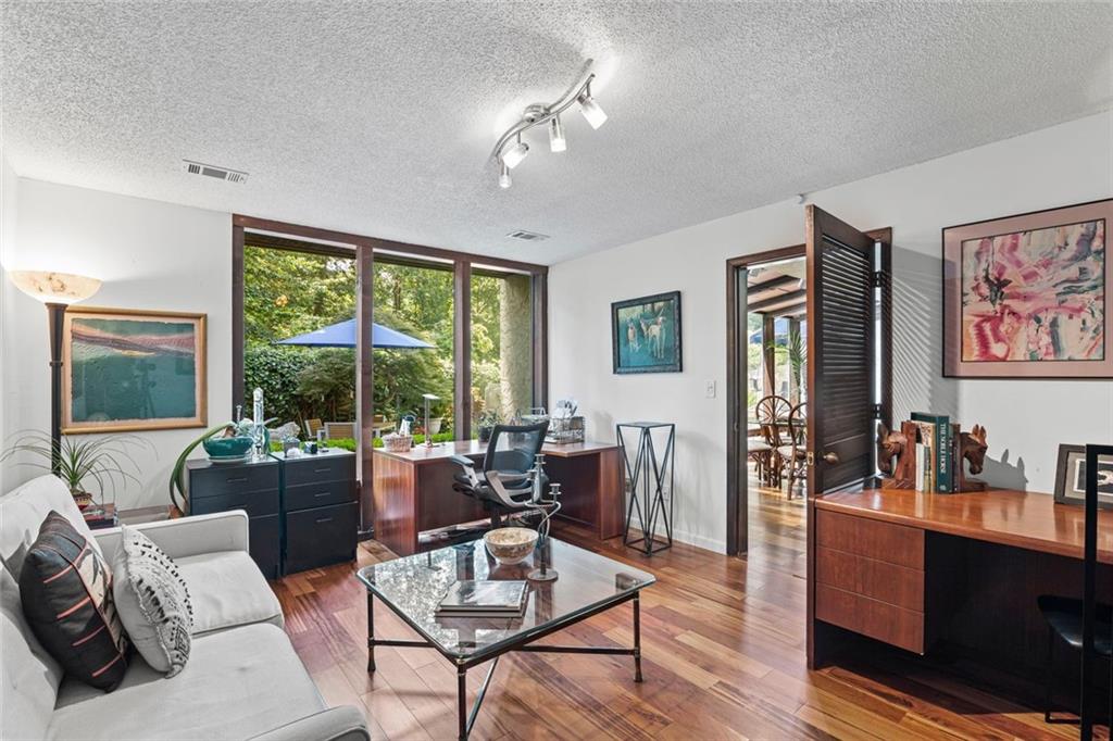 496 Kingswood Lane NW