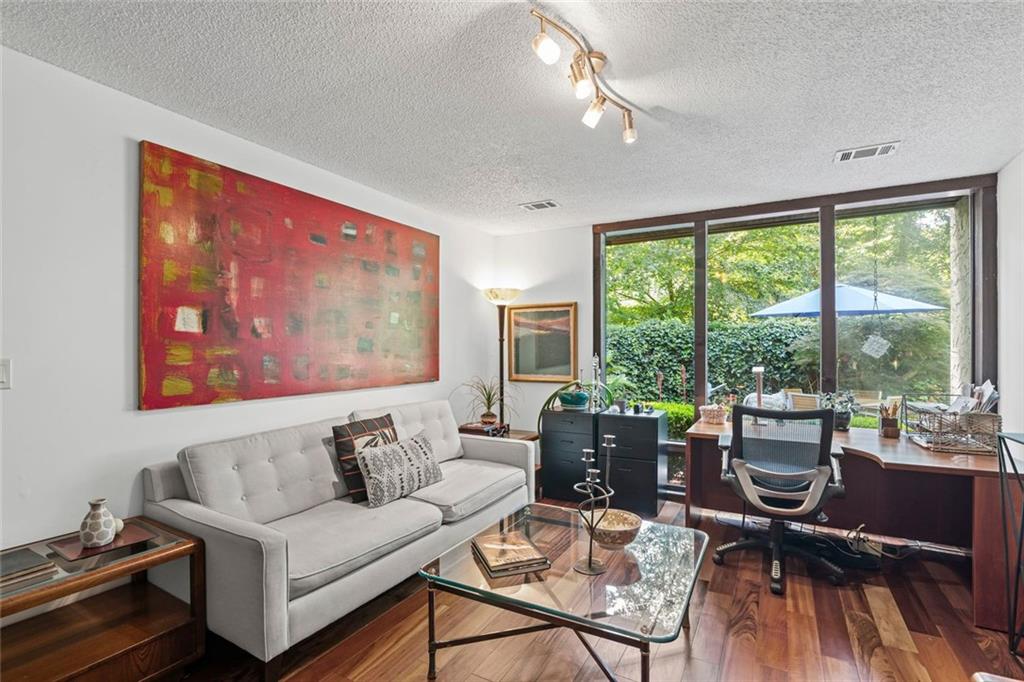 496 Kingswood Lane NW