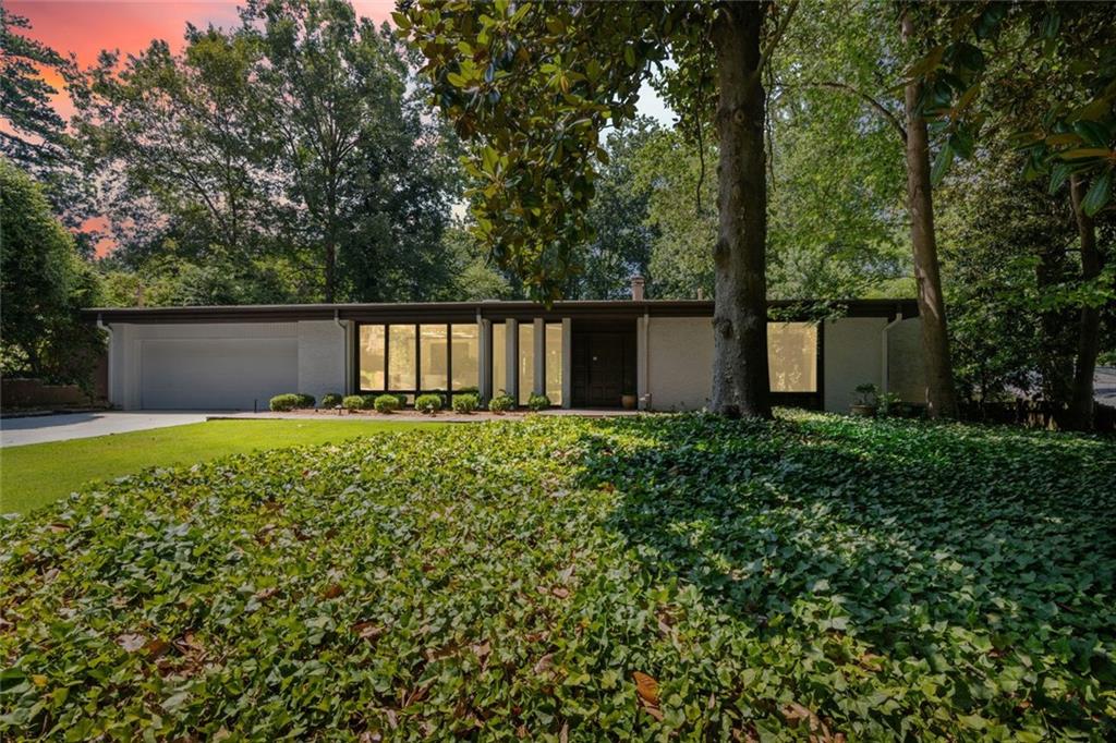 496 Kingswood Lane NW