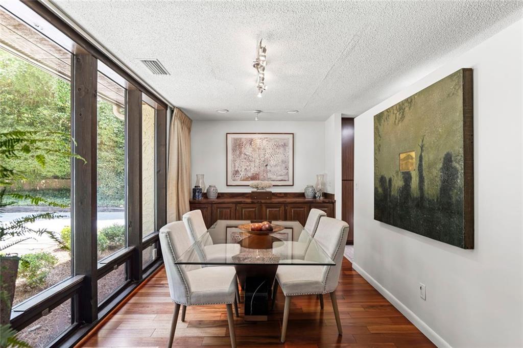 496 Kingswood Lane NW