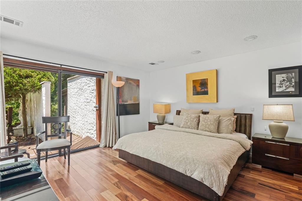 496 Kingswood Lane NW