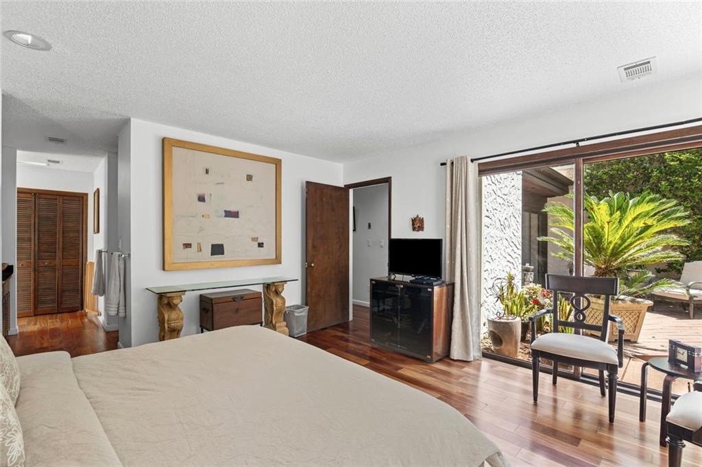 496 Kingswood Lane NW