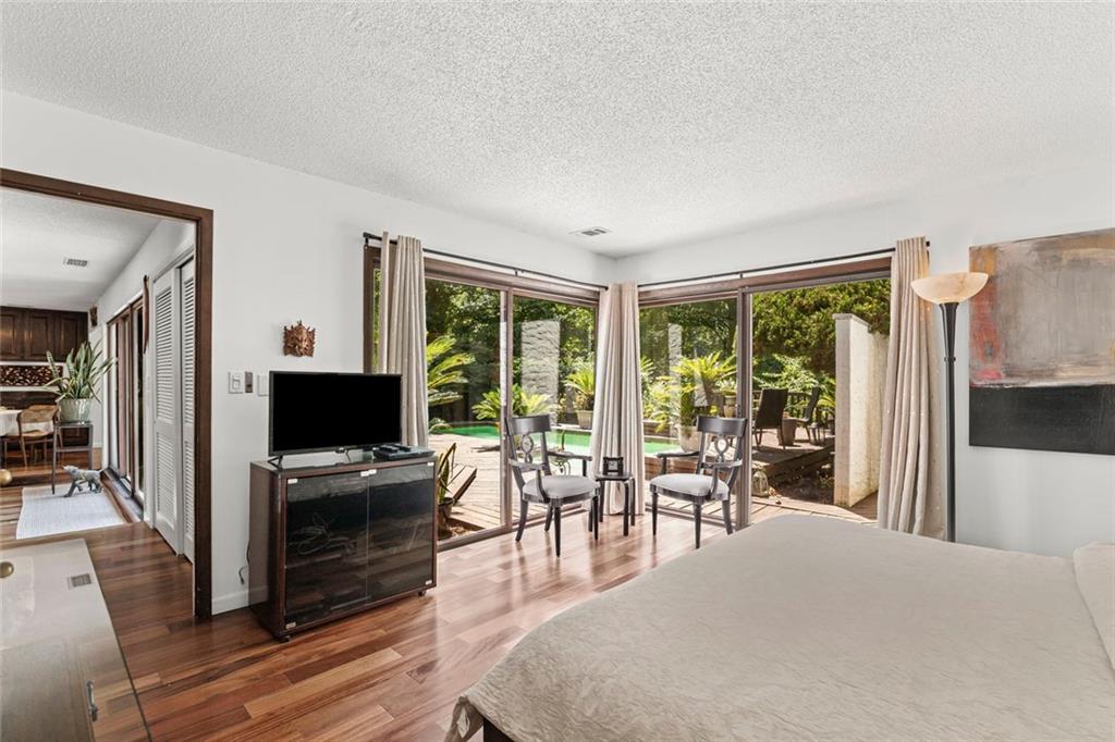 496 Kingswood Lane NW