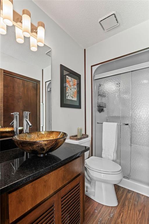 496 Kingswood Lane NW