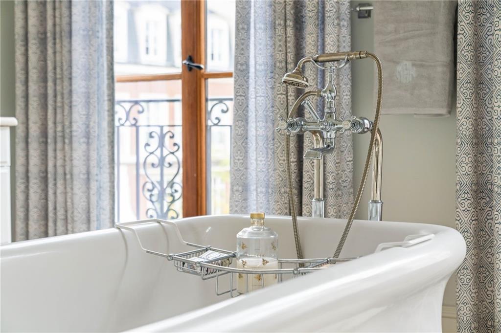 2288 Peachtree Road NW Unit 15