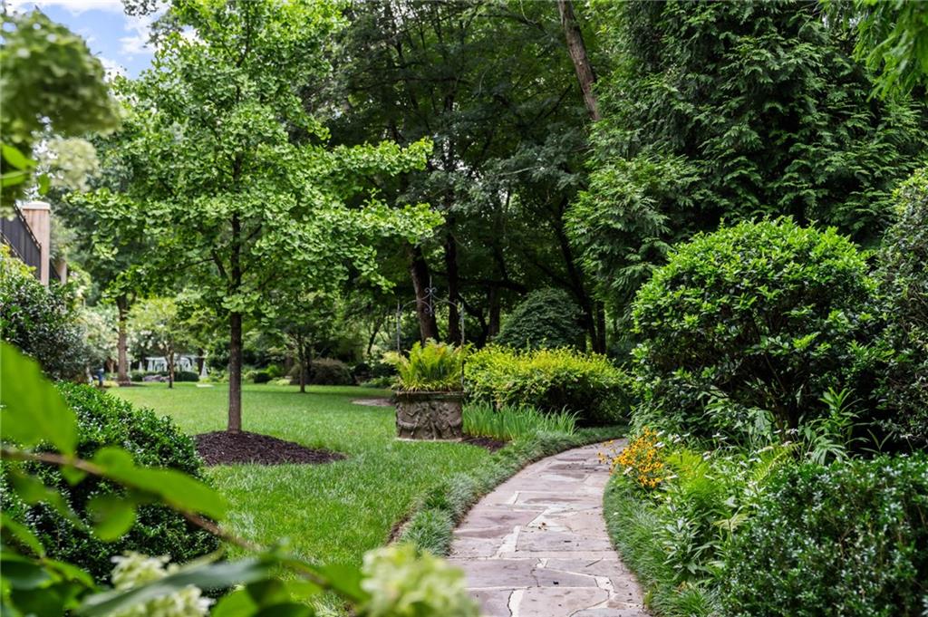 2288 Peachtree Road NW Unit 15