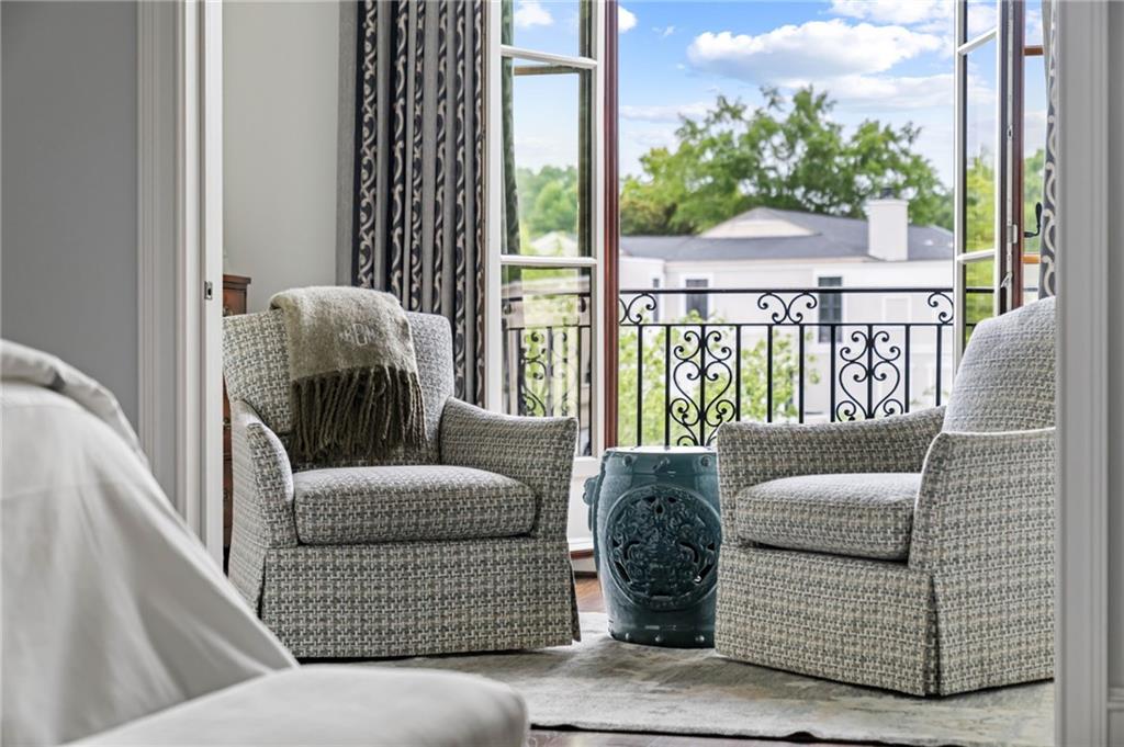 2288 Peachtree Road NW Unit 15