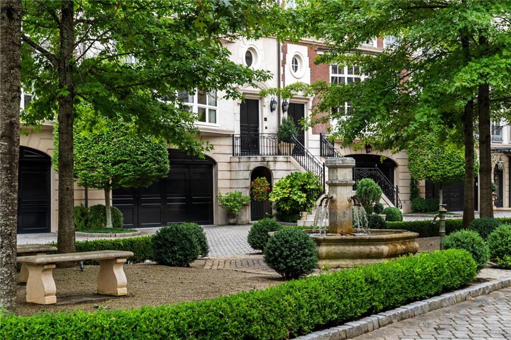 2288 Peachtree Road NW Unit 15