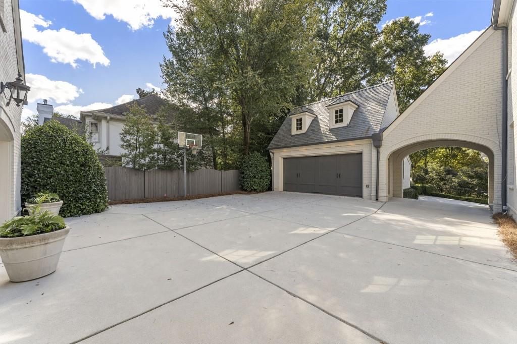 89 Blackland Road NW