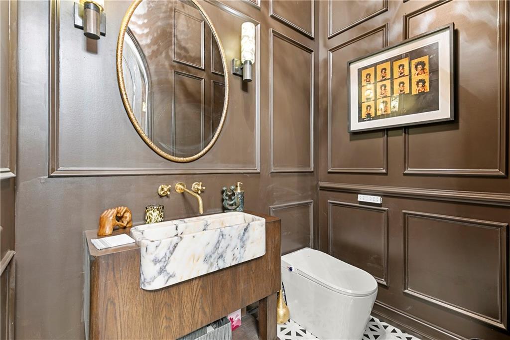 3879 Peachtree Dunwoody Road NE