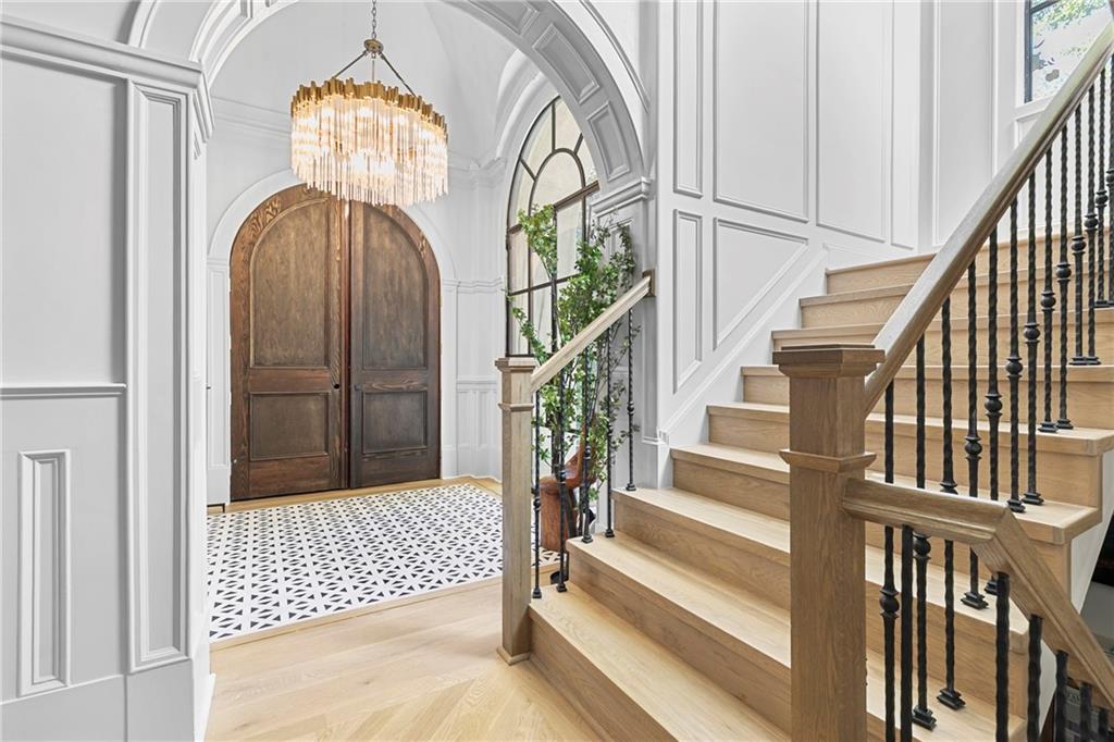 3879 Peachtree Dunwoody Road NE