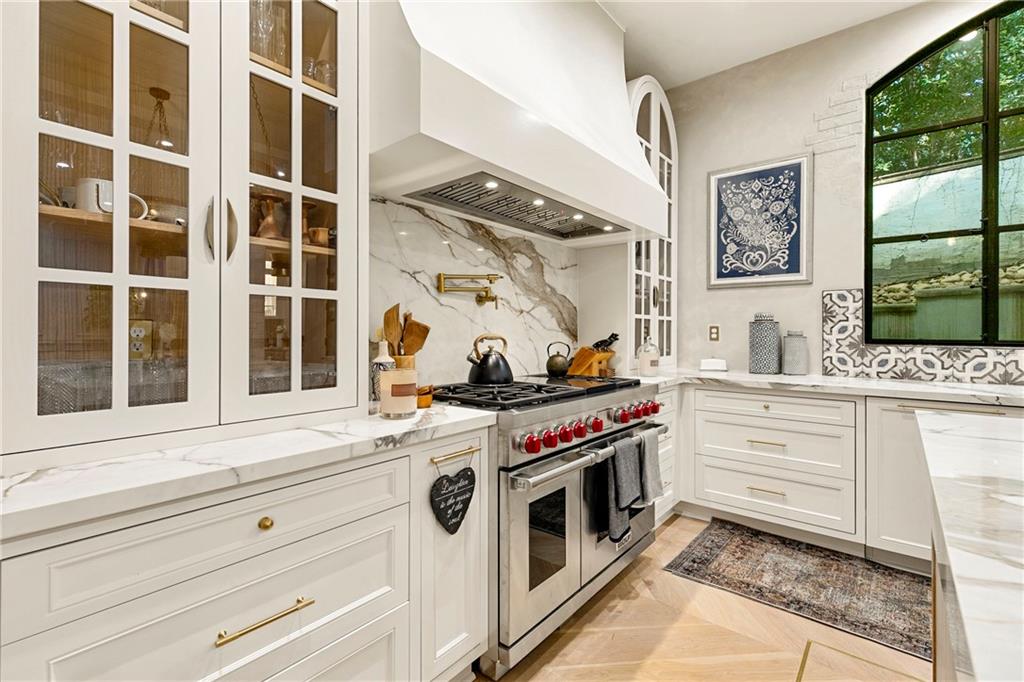 3879 Peachtree Dunwoody Road NE