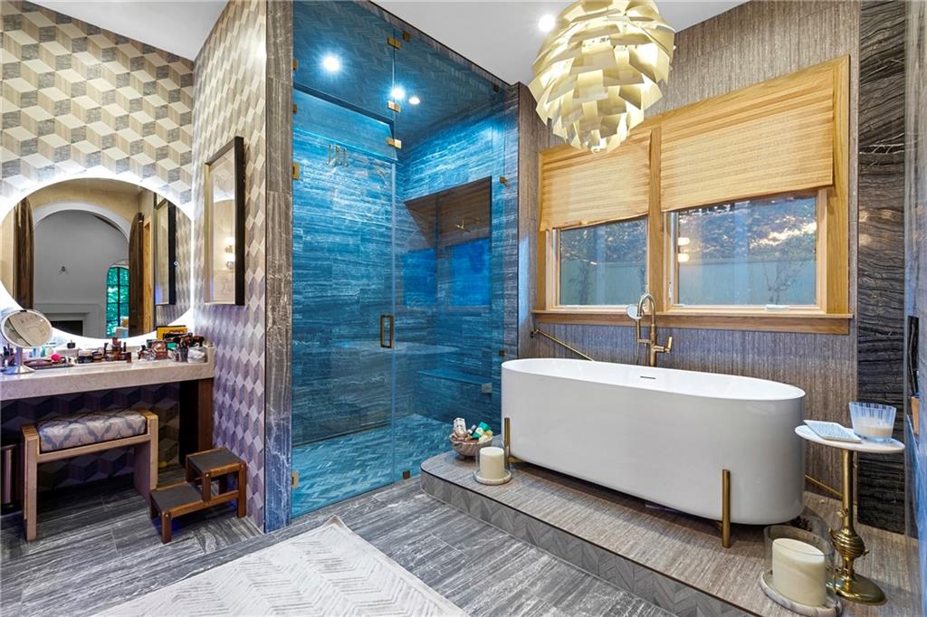 3879 Peachtree Dunwoody Road NE