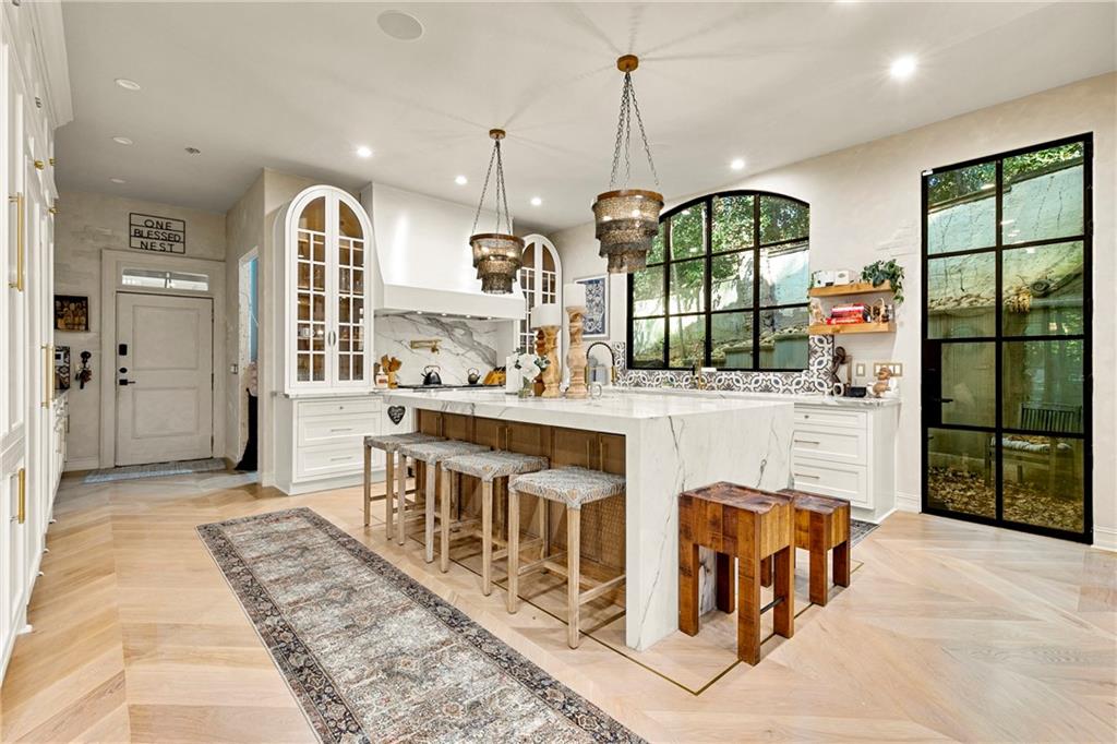 3879 Peachtree Dunwoody Road NE