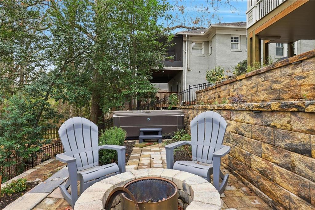 935 Drewry Street NE