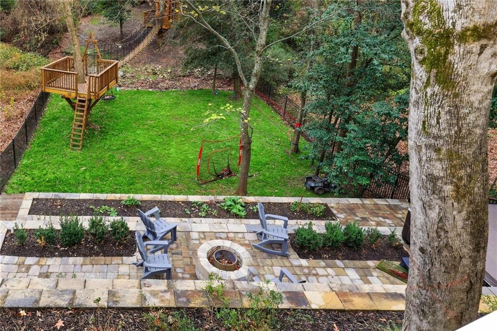 935 Drewry Street NE