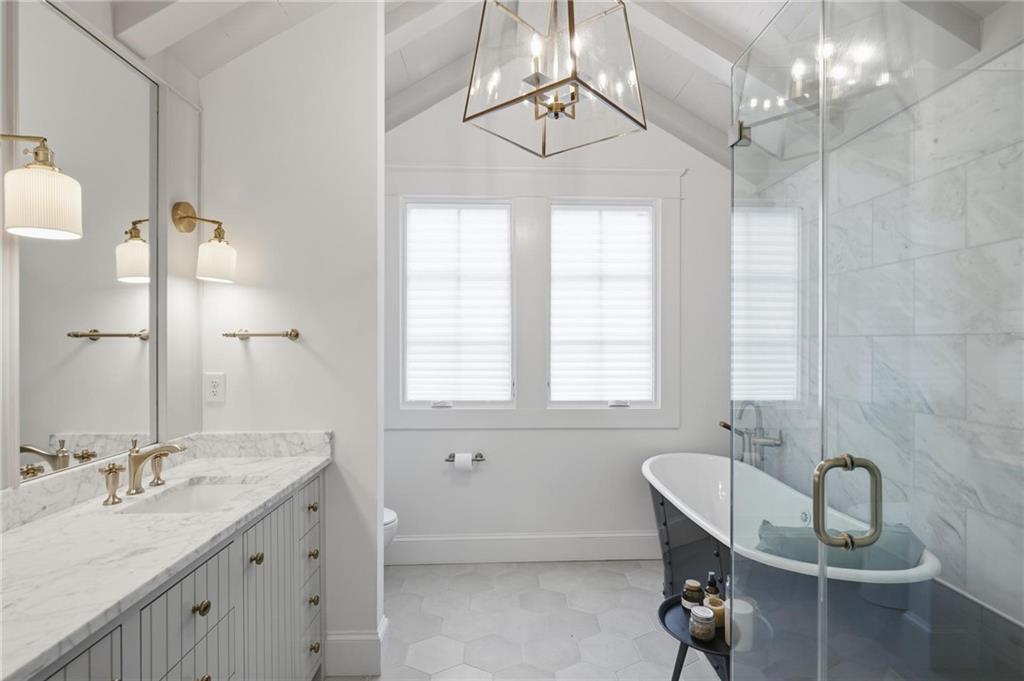 935 Drewry Street NE