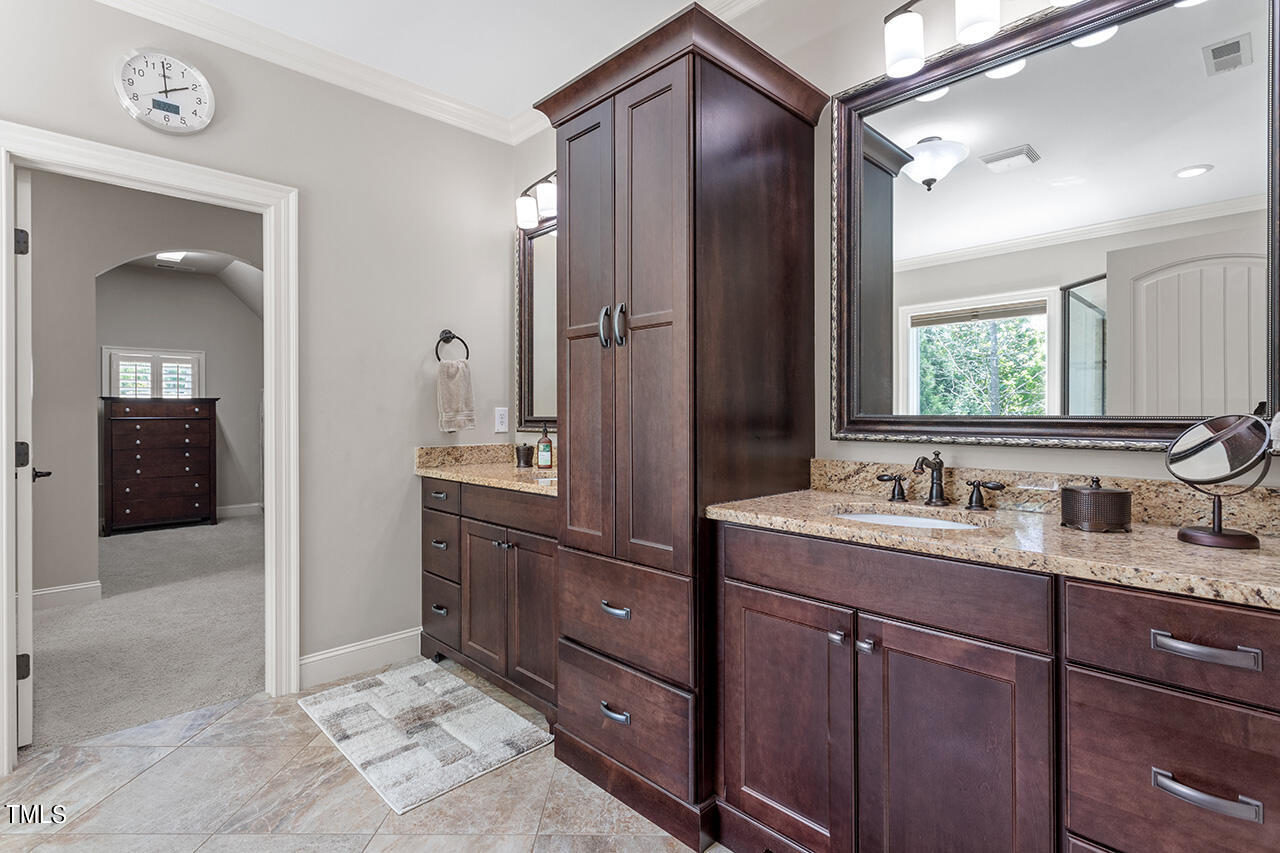 4912 Adler Pass
