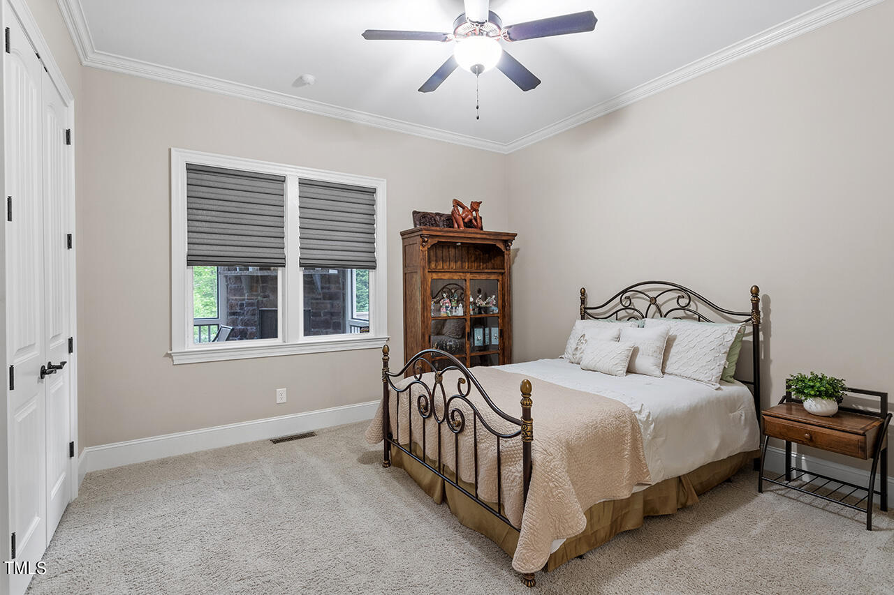 4912 Adler Pass