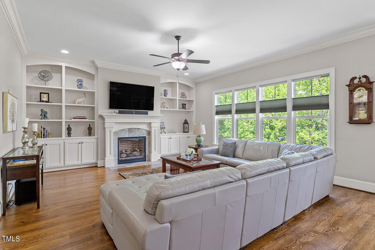 4912 Adler Pass