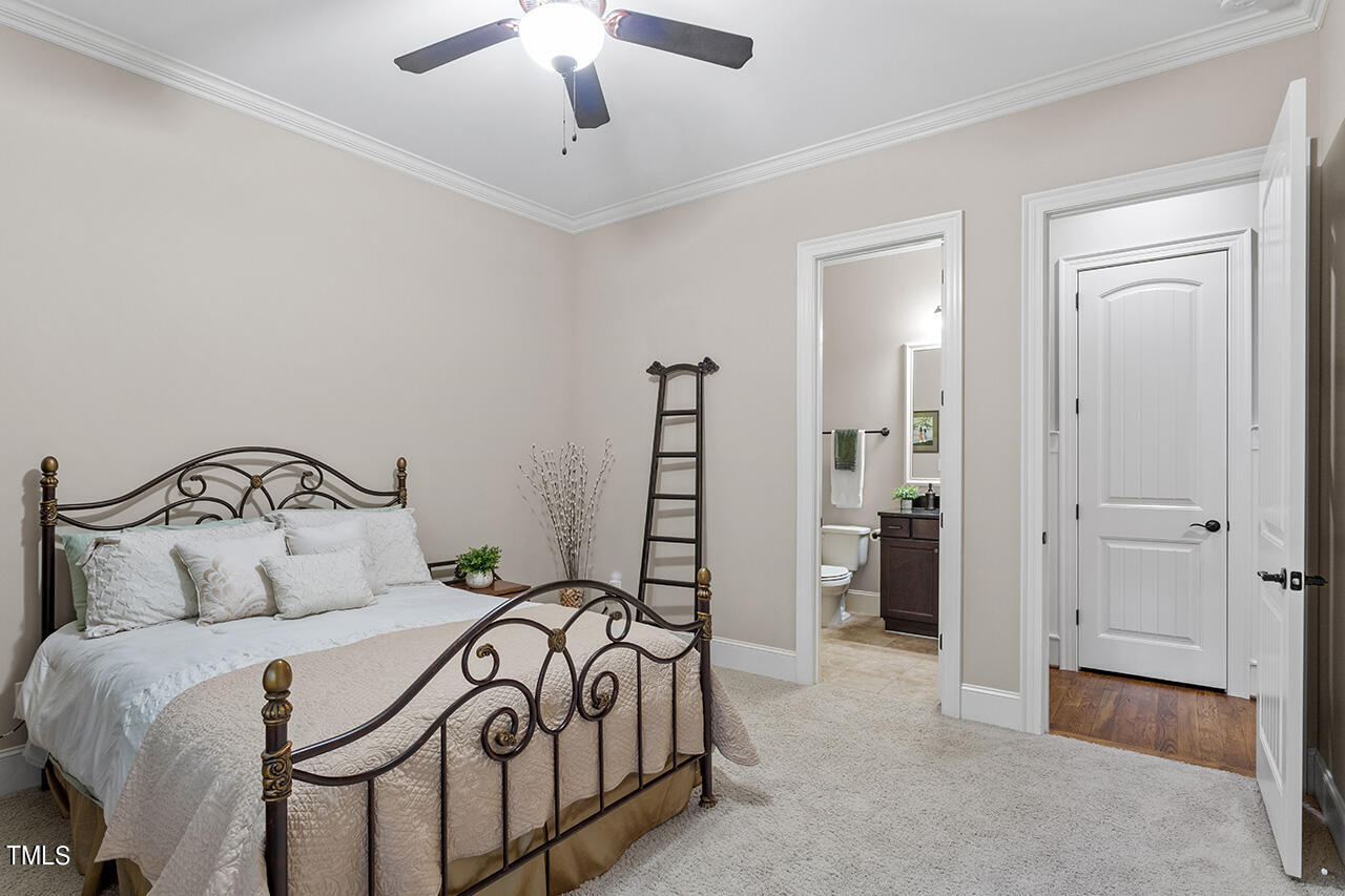 4912 Adler Pass