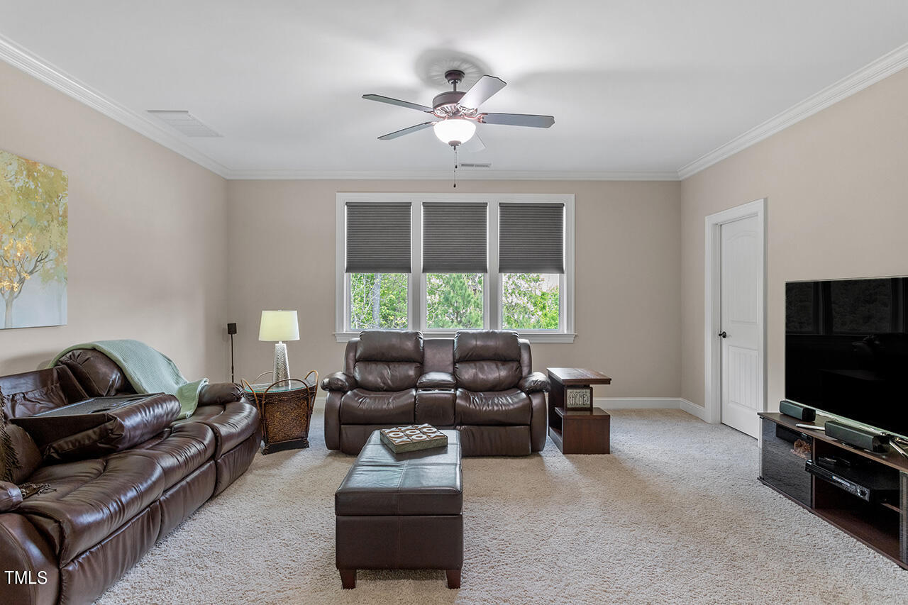 4912 Adler Pass