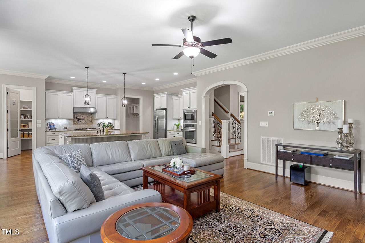 4912 Adler Pass