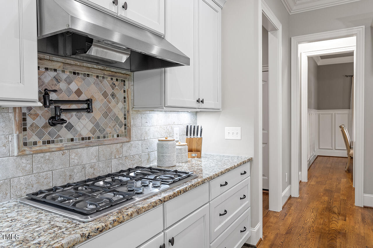 4912 Adler Pass