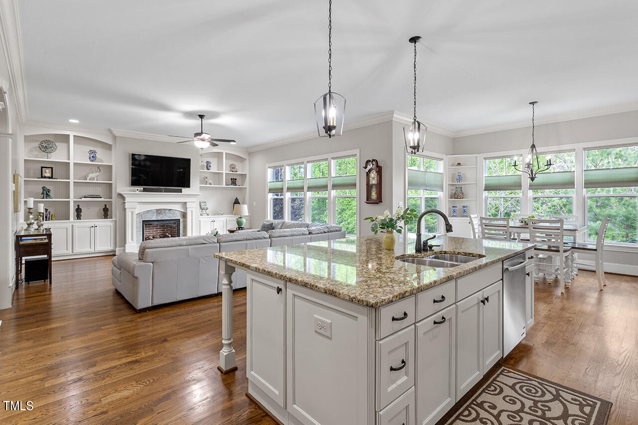 4912 Adler Pass