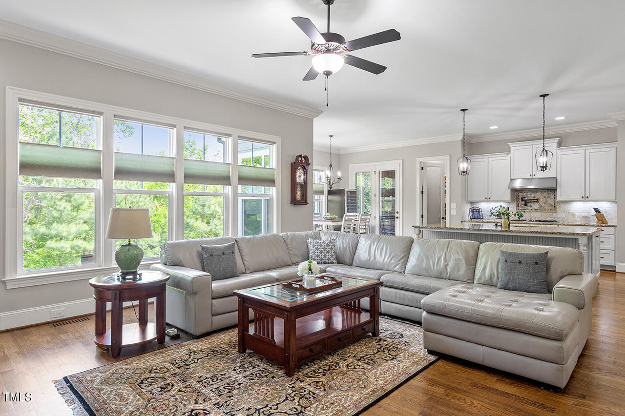 4912 Adler Pass