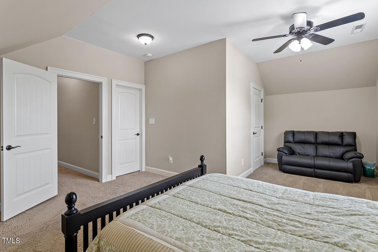 4912 Adler Pass