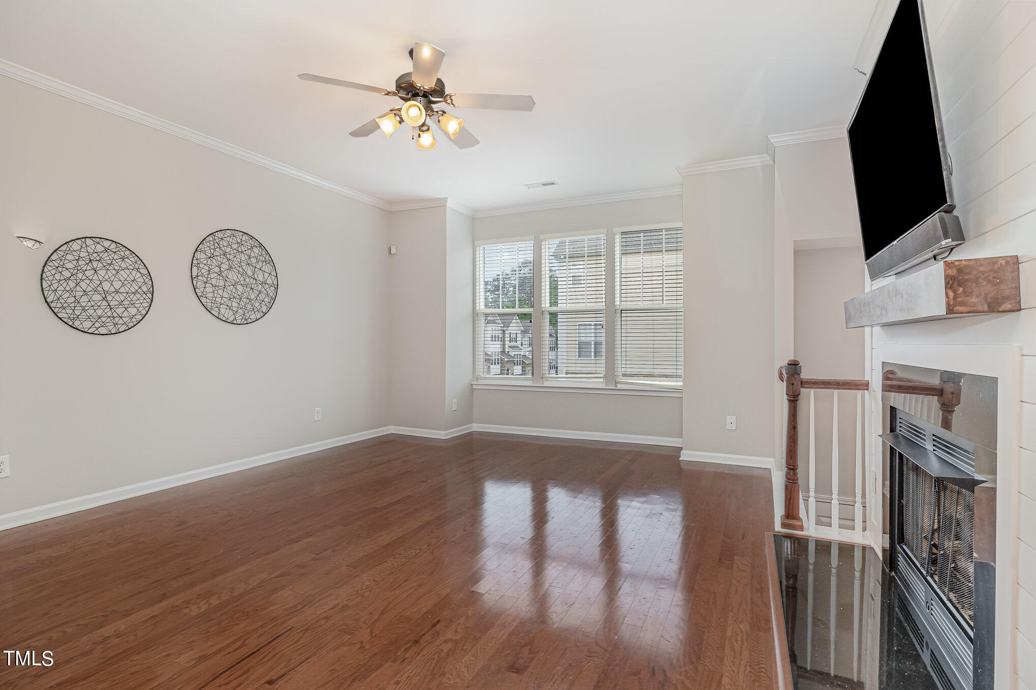 5704 Cameo Glass Way