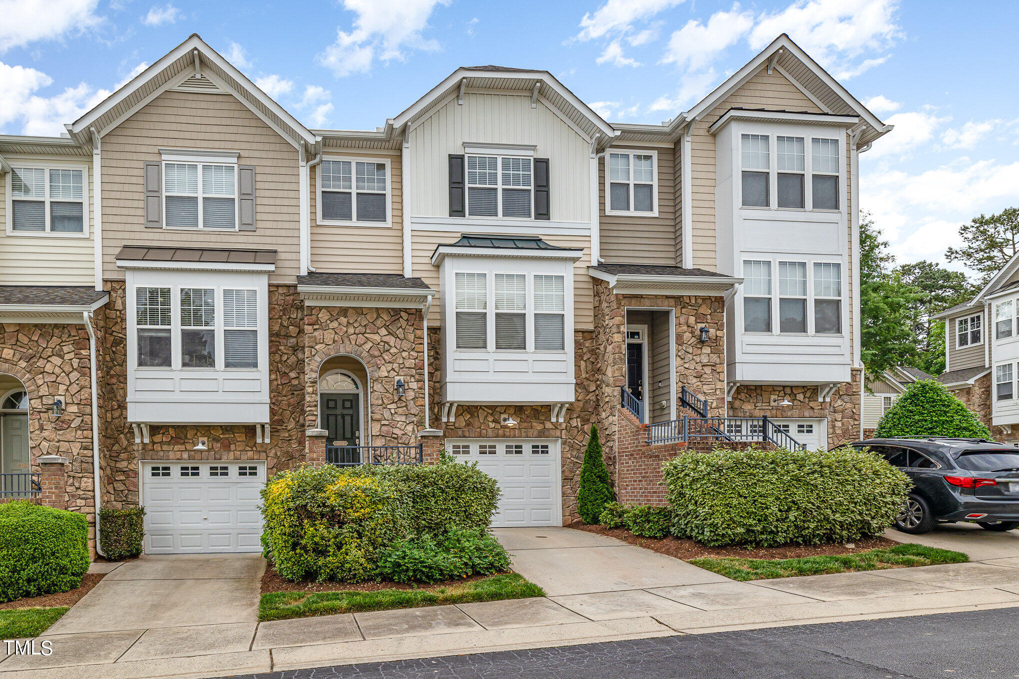 5704 Cameo Glass Way