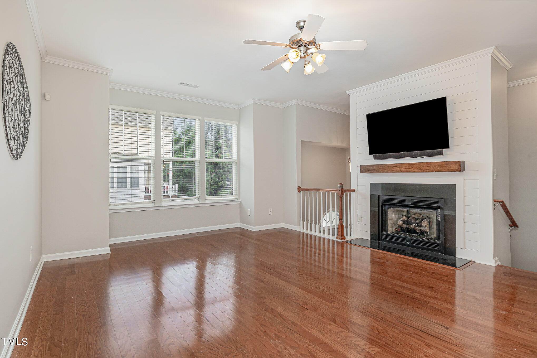 5704 Cameo Glass Way