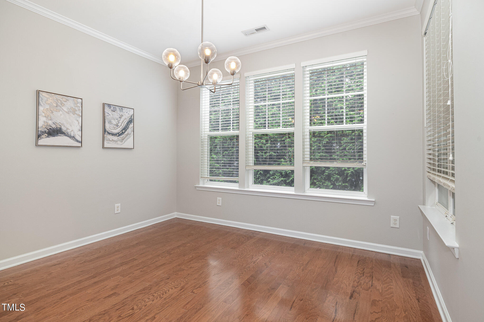 5704 Cameo Glass Way