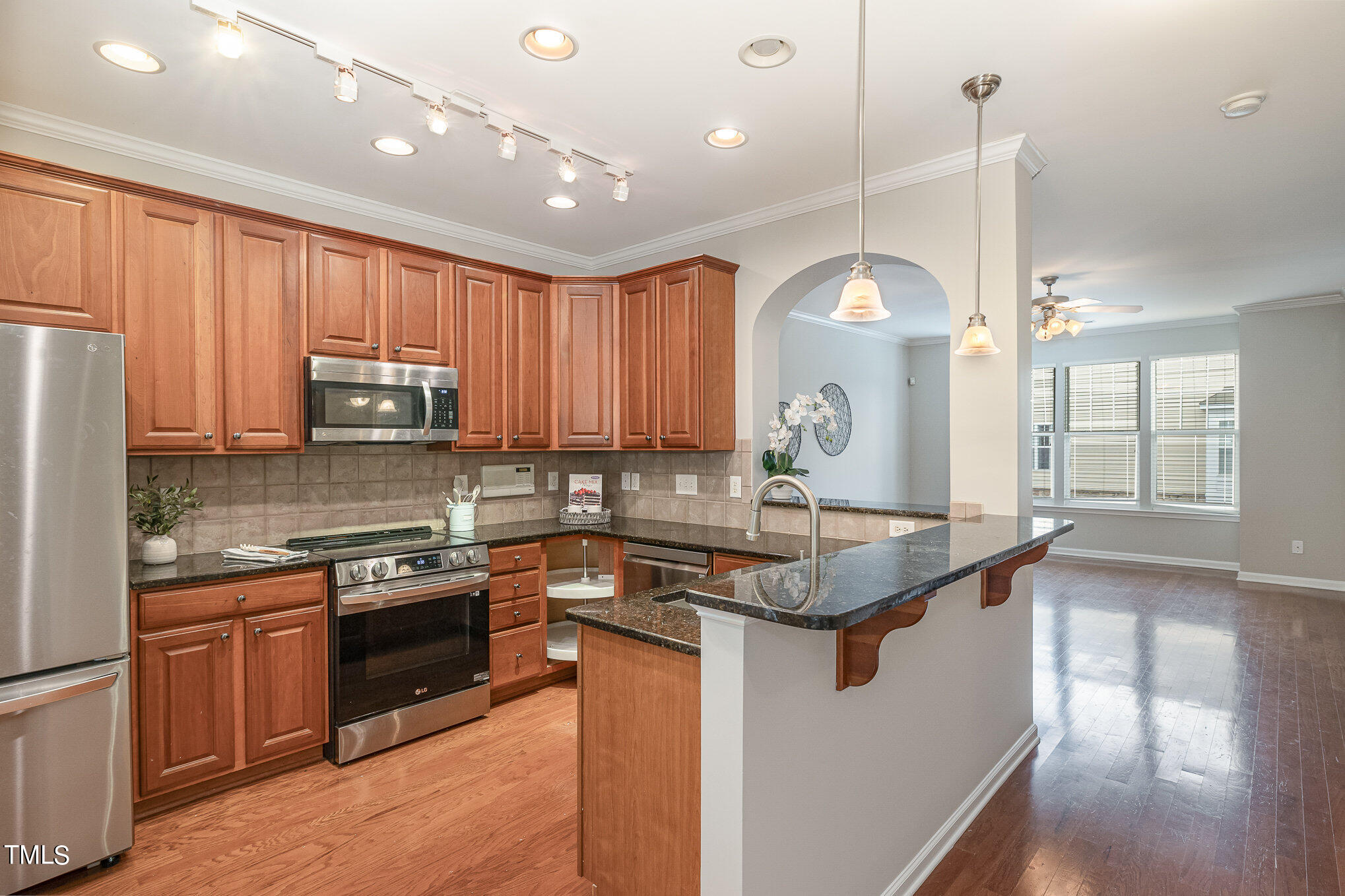 5704 Cameo Glass Way