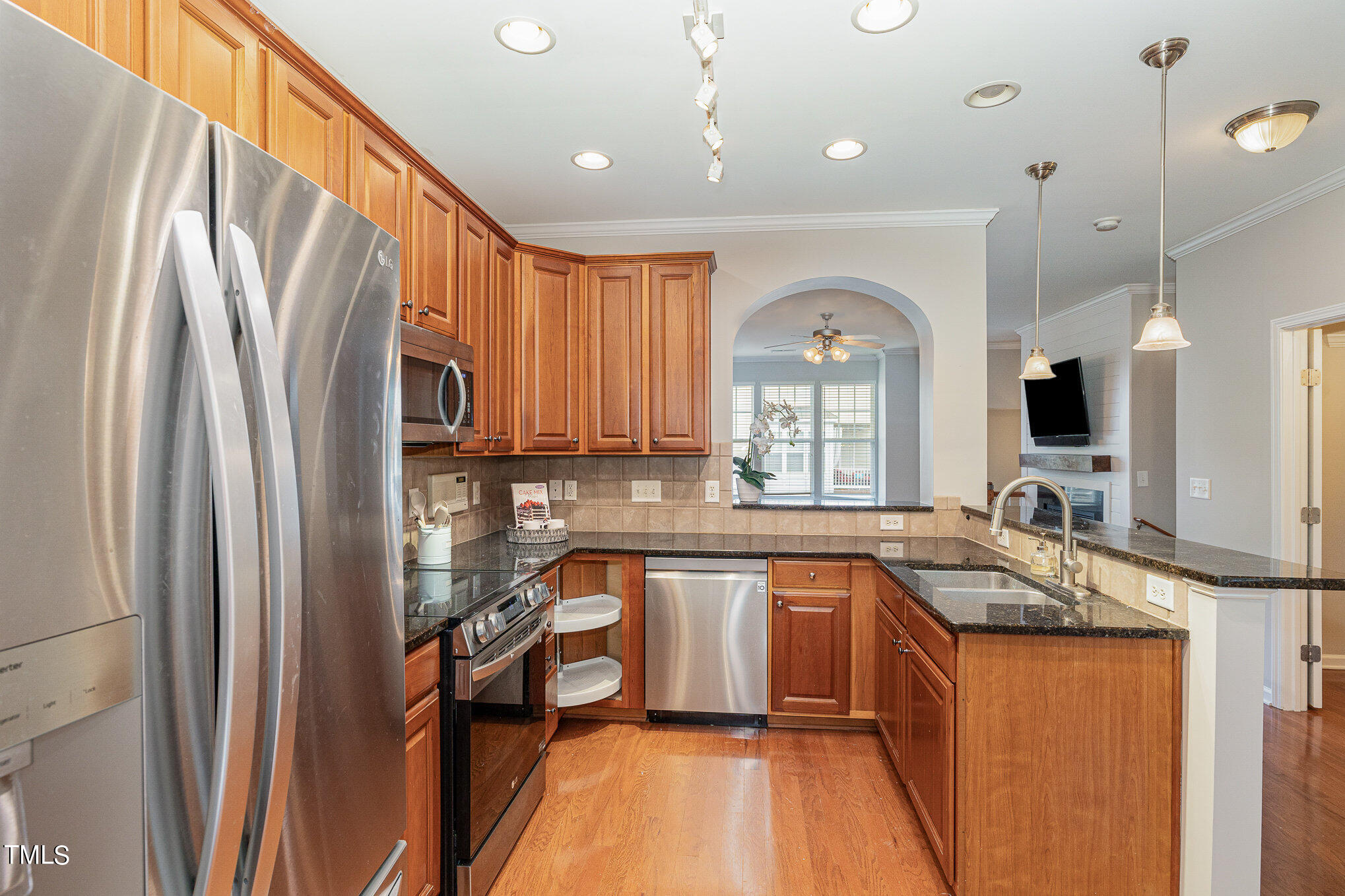 5704 Cameo Glass Way