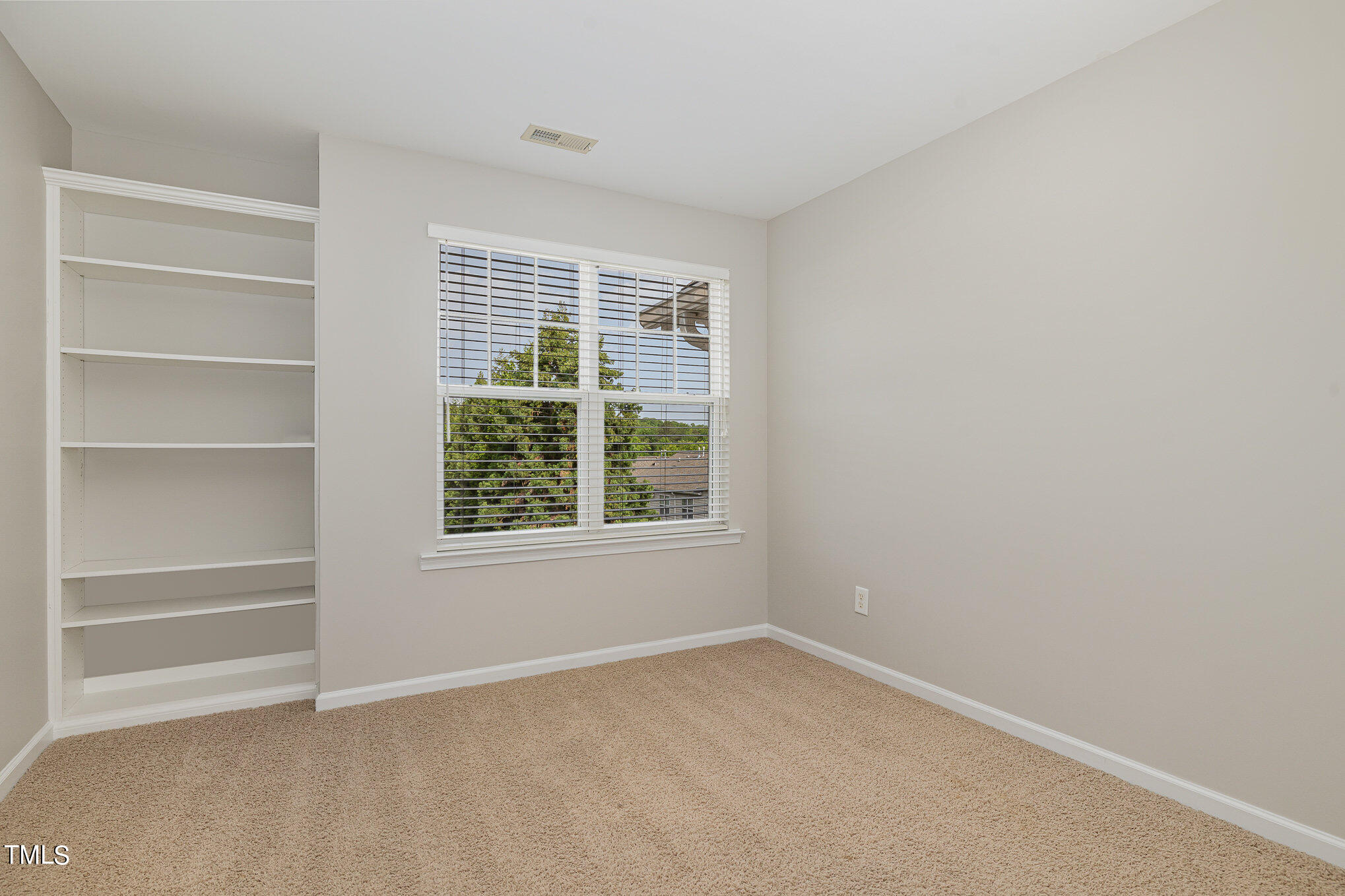 5704 Cameo Glass Way