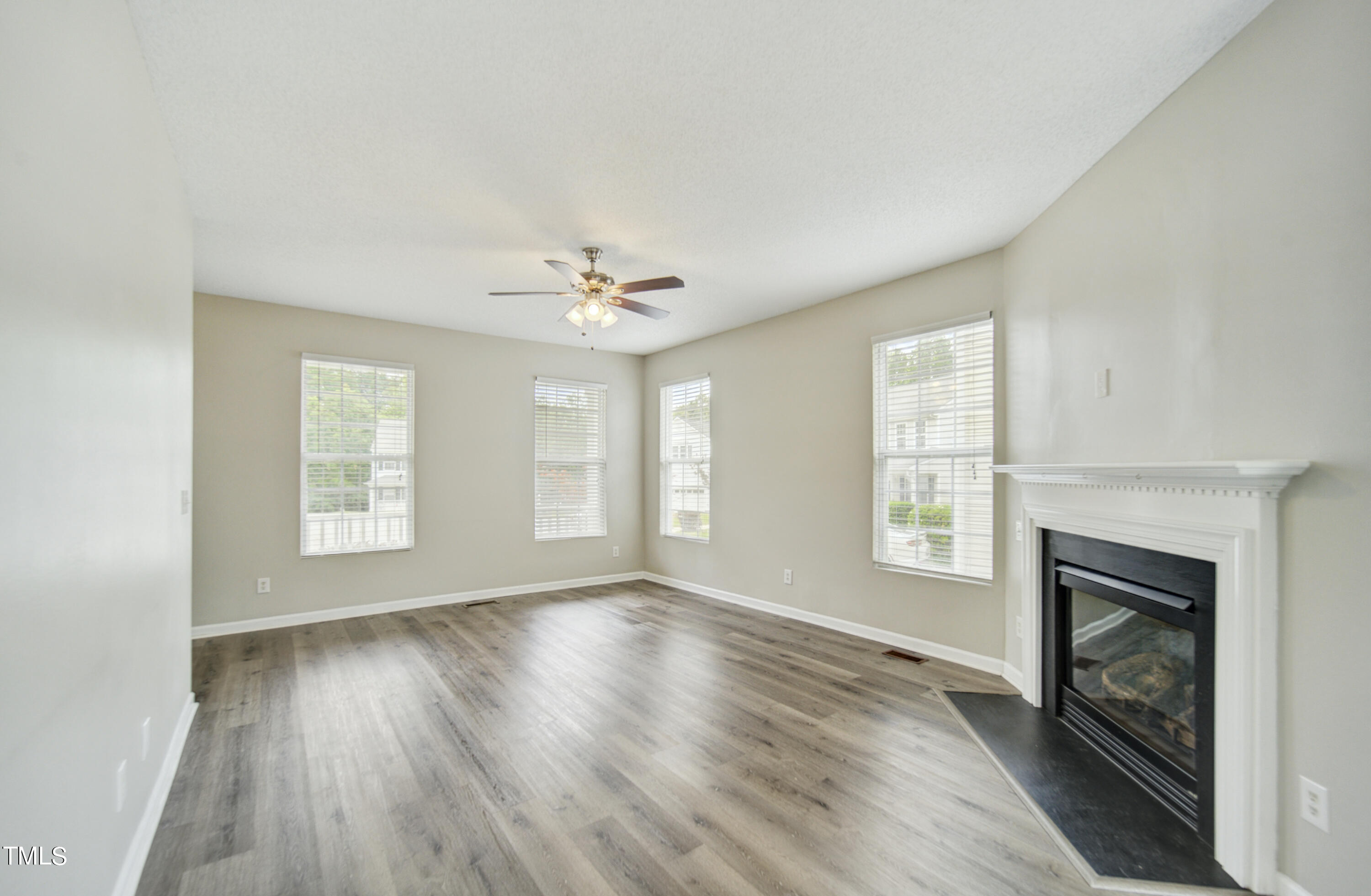 100 Plumbago Place