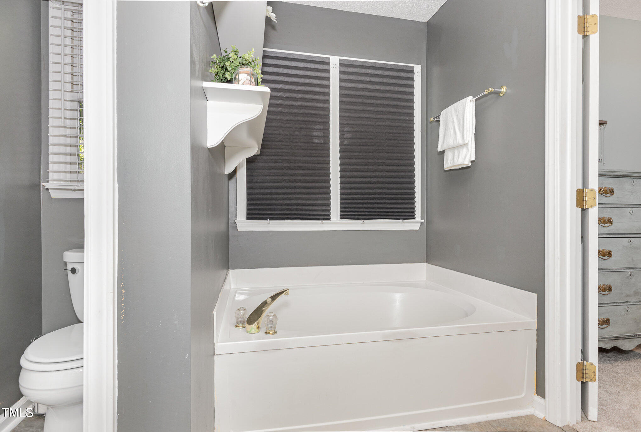 5204 Fairmead Circle