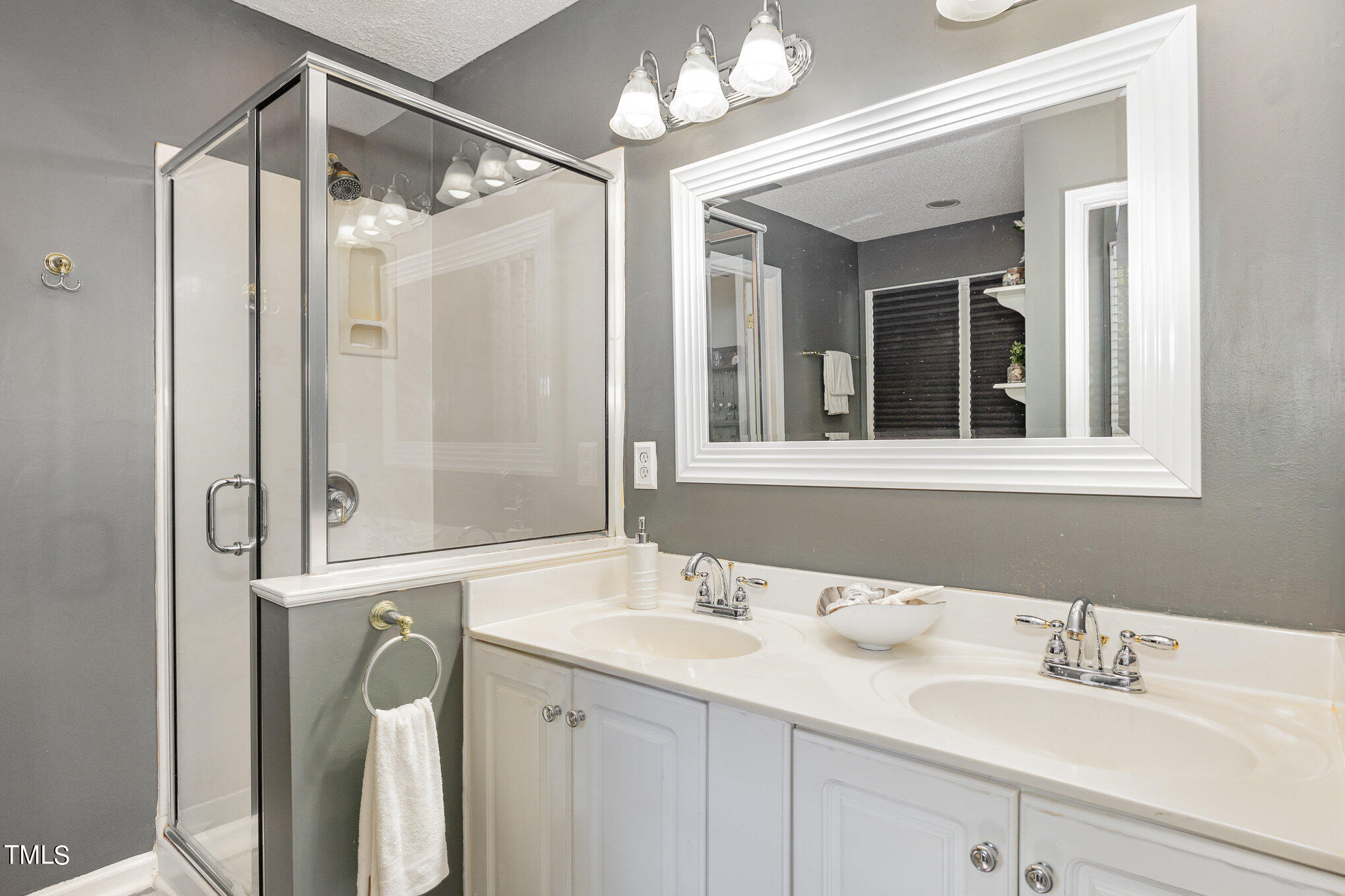 5204 Fairmead Circle
