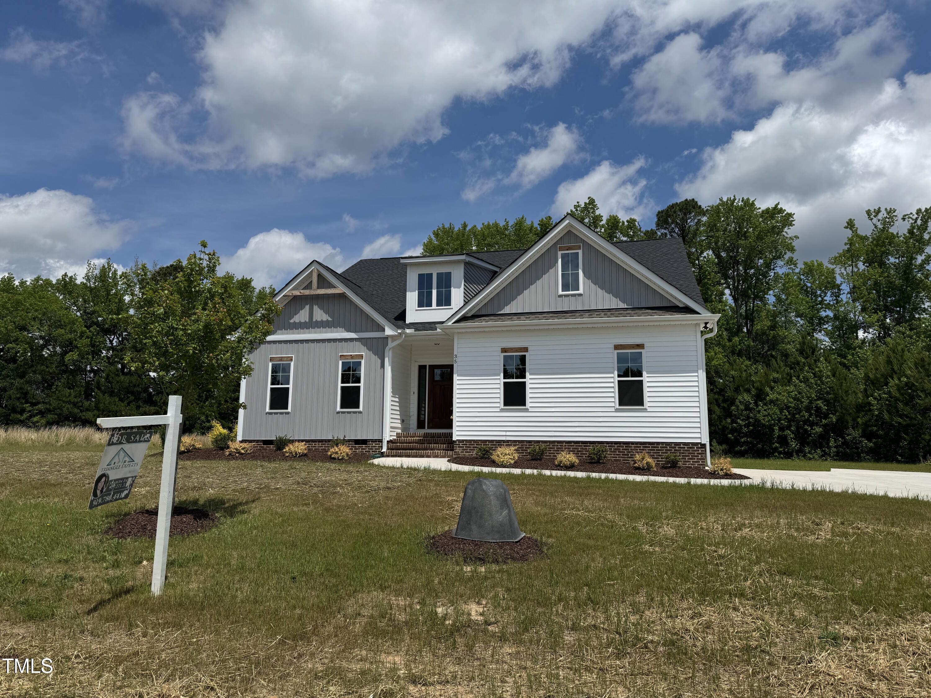 35 Uptown Road