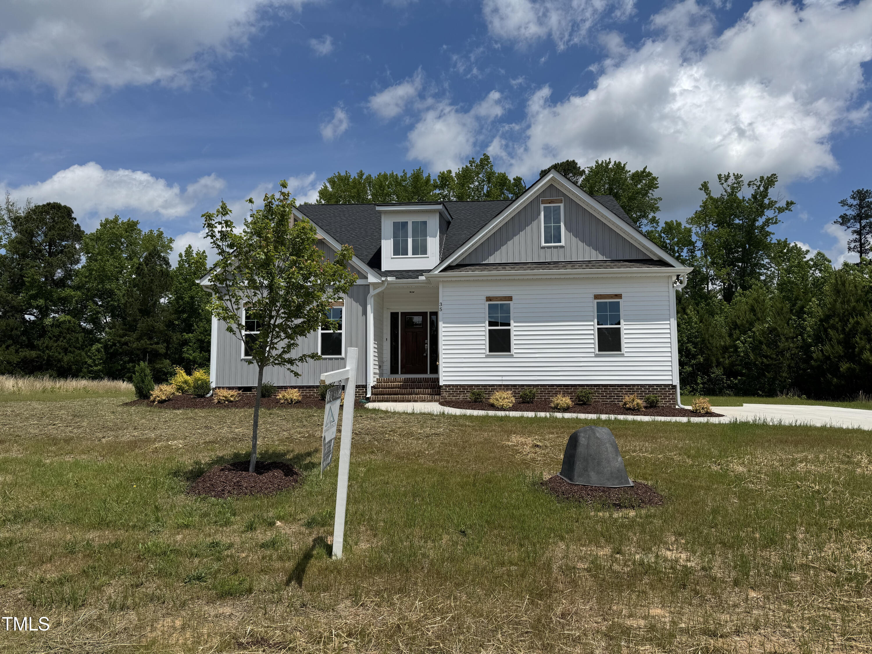 35 Uptown Road